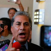 Monreal denuncia agresiones a su equipo en Ecatepec y advierte riesgo de violencia desbordada