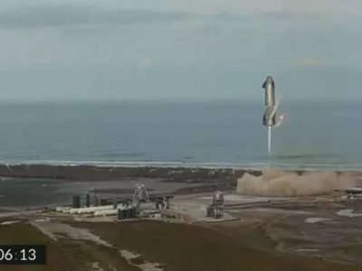 Space X vuela y aterriza el cohete Starship al tercer intento, pero luego explota