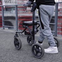 Parapléjicos vuelven a caminar un día después de recibir un implante electrónico. Así lo lograron