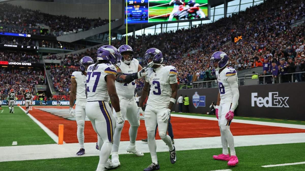 Touchdown tardío de Jordan Addison da a los Vikings la victoria por 21-17 sobre los Browns
