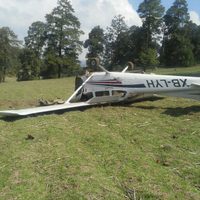 Se desploma aeronave en campo de cultivo en el Edomex