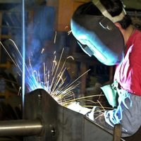 Cayó más del 50% la producción de las pymes industriales en todo el país