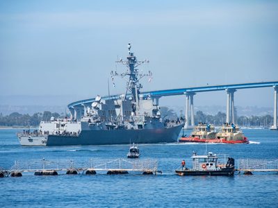 EU despliega ahora buque de guerra en el Pacífico para apoyar operaciones en la frontera con México