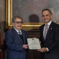 Nombran ciudadano distinguido de la CDMX a Miguel León-Portilla