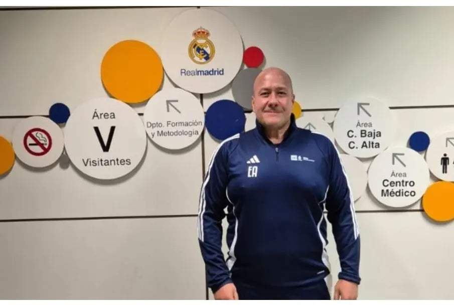 Enrique Alfaro, exgobernador de Jalisco, presume que se graduó en escuela del Real Madrid