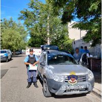 Dos por uno: la Policía buscaba un teléfono y hasta encontraron una camioneta robada