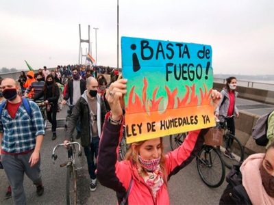 Cortaron el puente Rosario-Victoria por los incendios en el delta del Paraná