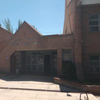 Un adolescente fue a clases con la réplica de un arma