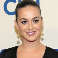 ¡El embarazo la puso creativa! Mira como Katy Perry ayudó a los más afectados por el coronavirus