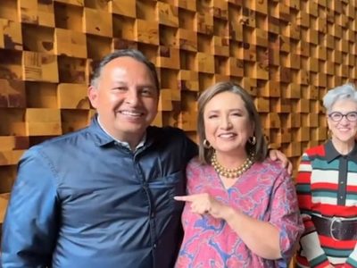 Xóchitl Gálvez suma a Max Cortázar, exvocero de Felipe Calderón, para coordinar relación con medios