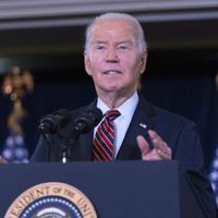 Tras tiroteo en Wisconsin, Biden urge al Congreso a legislar sobre armas