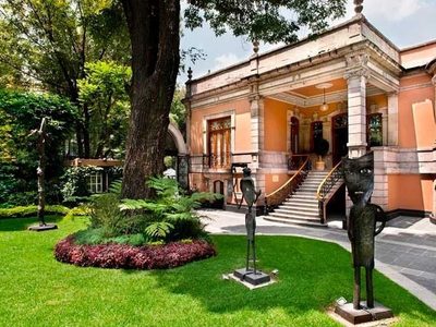 Casa Lamm se disculpa con Brígida, otomí que fue discriminada en restaurante