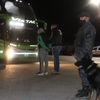 Fue detenido en Allen por viajar con sustancia ilegal en su mochila