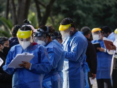Epidemiólogos rechazan vigilar al covid-19 como gripe: "no es como el resto de enfermedades"