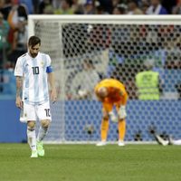 Argentina agoniza, con Messi desaparecido y "oso" de su arquero; califica Croacia