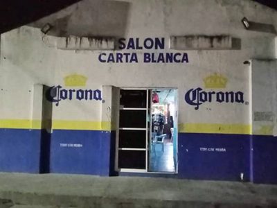 Matan al dueño de un bar en Tabasco y hieren a una mesera