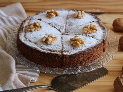 Torta con nueces: poné la pava y prepará esta receta fácil y más rica que la que venden en la panadería