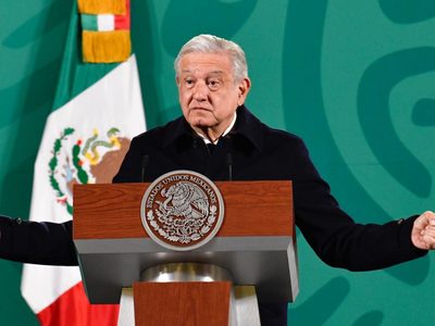 En una de esas, en 2024 triunfa una presidenta que continúe con la transformación: AMLO