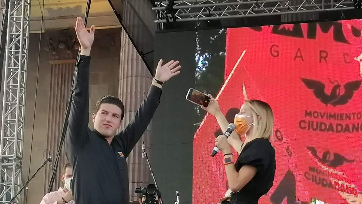 Samuel García y su festejo con su esposa Mariana Rodríguez