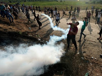 Explosión en Gaza deja cinco palestinos muertos; Israel dice que se debió a bomba mal manejada
