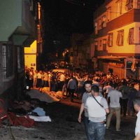 Atentado suicida en boda turca deja 50 muertos