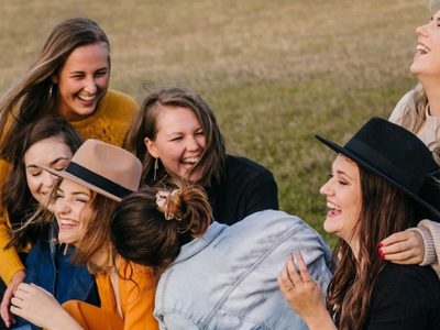 Anzuelos virtuales para buscar amigos reales en Mendoza