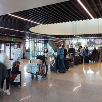 En otro vuelo humanitario, Aerolíneas Argentinas trajo a 240 compatriotas desde Roma
