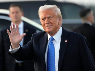 Trump despide a miembros del consejo del Kennedy Center y se nombra presidente