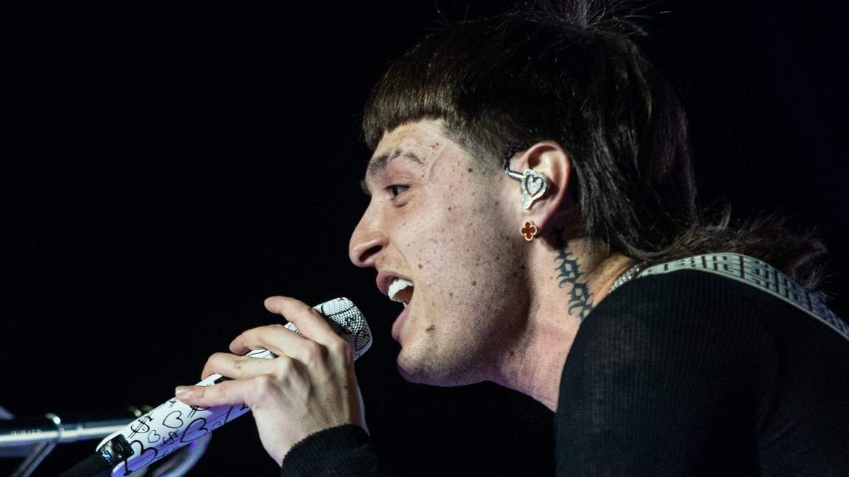 El cantante Peso Pluma