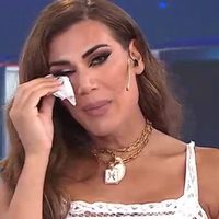 Flor de la V rompió en llanto en Intrusos: "Era mi familia"