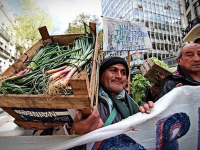 Pequeños productores lanzan un "verdurazo" para apoyar al Gobierno contra la Mesa de Enlace