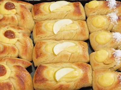 Facturas de manteca, con membrillo o crema: tan ricas como las de la panadería y perfectas para este domingo