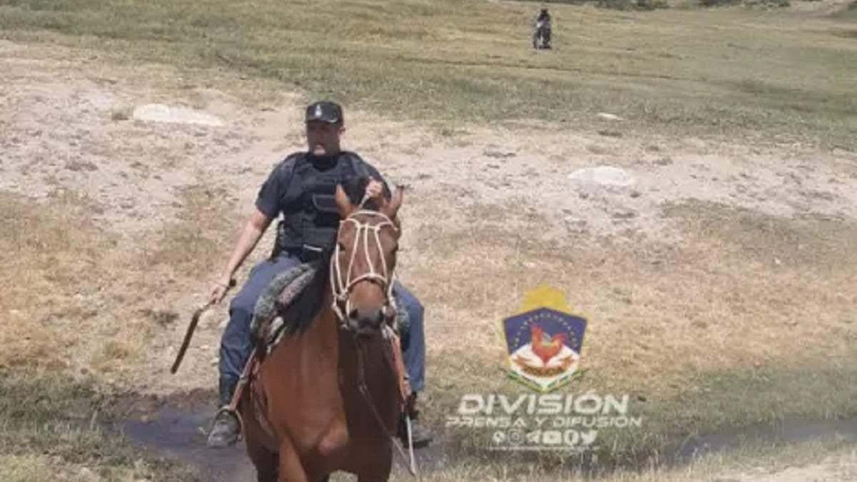 La Policía recorrió 58 kilómetros para hacer dos allanamientos. Fuente: (Policía Neuquén)