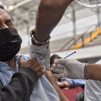 Con más de 4 mil dosis, inicia vacunación contra covid-19 en Ecatepec
