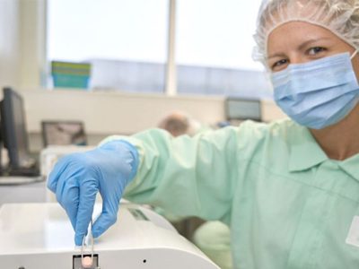 La FDA autoriza la venta de la píldora contra covid-19 de Pfizer