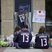 Johnny Gaudreau, jugador de la NHL, muere tras ser atropellado un día antes de la boda de su hermana
