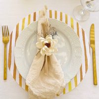 El secreto de la abuela para limpiar los platos plásticos manchados y dejarlos como nuevos