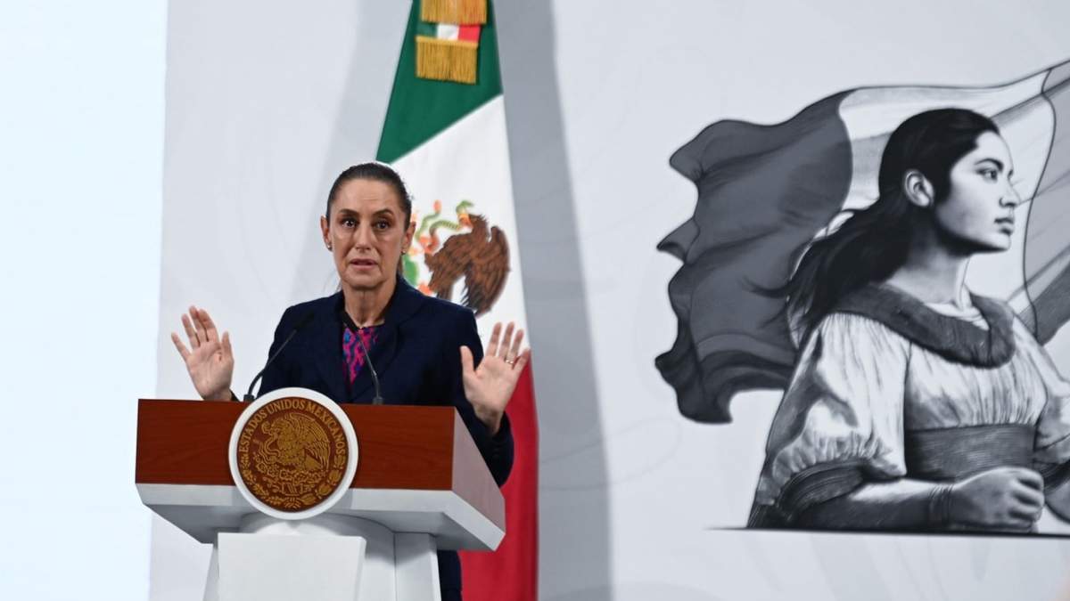 La presidenta Claudia Sheinbaum en la mañanera del pueblo