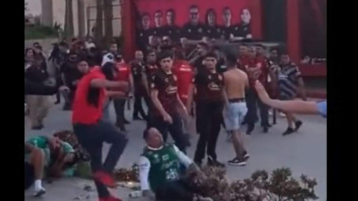Pelea campal en las inmediaciones el Estadio Caliente