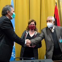 Acuerdan un alto al fuego permanente en Libia