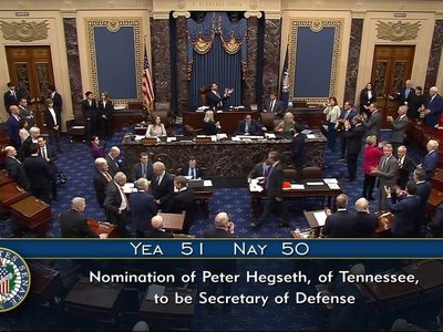 Confirman a Hegseth para ser secretario de Defensa de Trump tras voto de desempate
