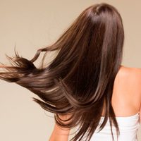 Sin una keratina o alisado: la potente y "mágica" mezcla para reducir el cabello seco y dañado