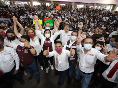 Nueva oleada de priistas y panistas hacia Morena en Puebla
