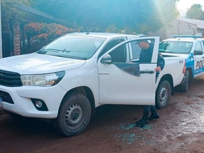 Policías rescataron a una beba del interior de una camioneta