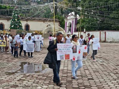 Familiares protestan por el feminicidio de Eleuteria, policía apuñalada en Guerrero