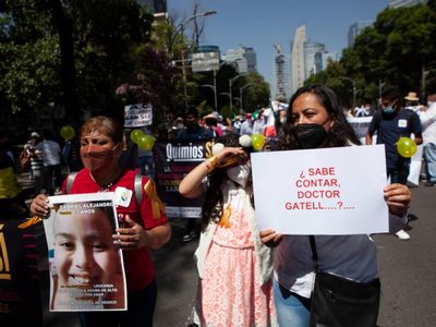 Familiares de niños con cáncer marcharán en protesta por el desabasto de medicamentos