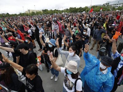 Históricas protestas antimonárquicas en Tailandia: le llevaron un mensaje al rey