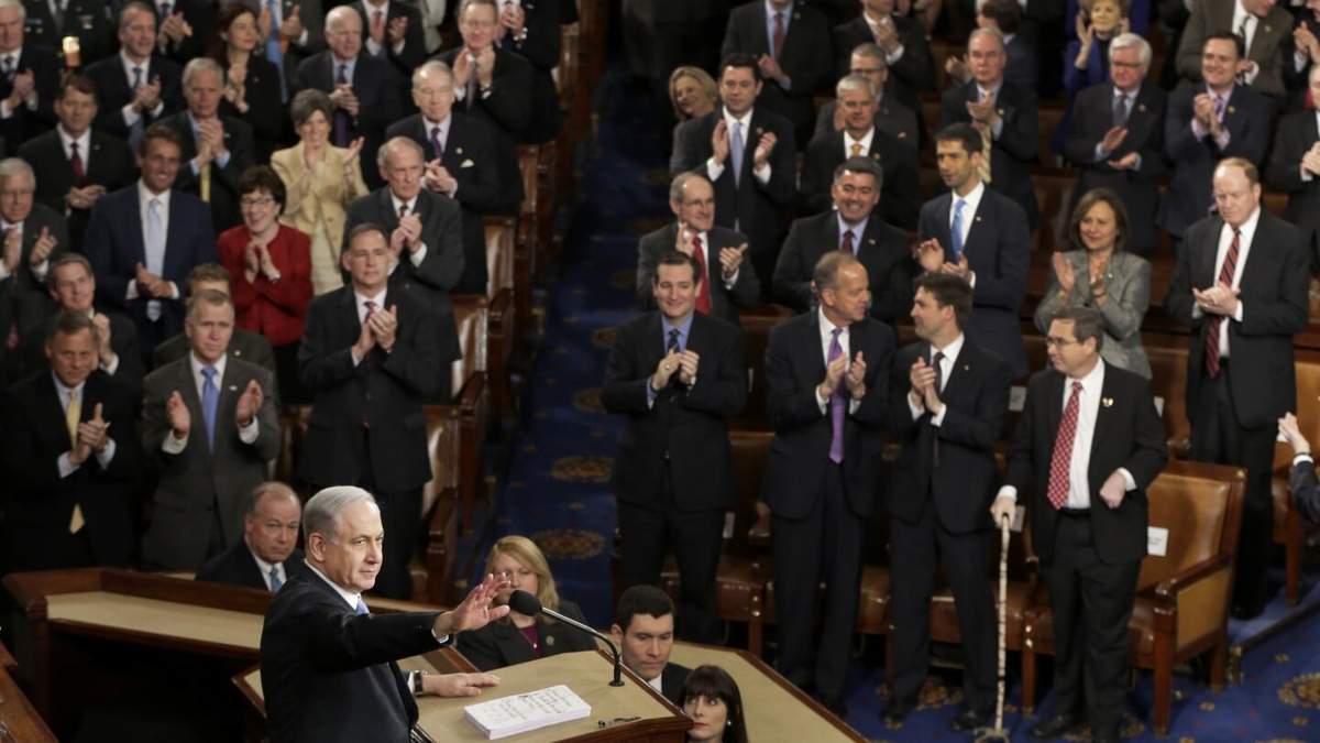 El primer ministro israelí Benjamin Netanyahu habla el 3 de marzo de 2015, ante una sesión conjunta en el Capitolio, en Washington
