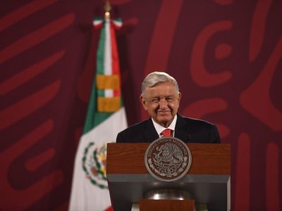 AMLO celebra que dinero de la venta de Ricolino se invertirá en más plantas en México
