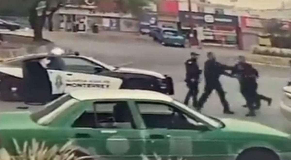 Riña de policías regios